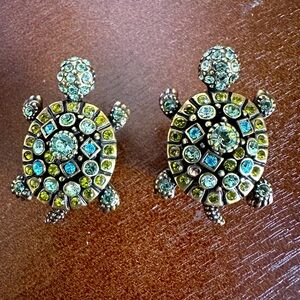 Heidi Daus "Simply Irresistible" Turtle Post
Earrings 1.25" EUC